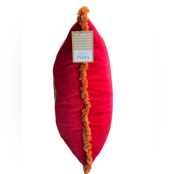 Made In India NWT Stunning Red Velour Black Gold Embroidered Accent Pillow - Picture 6 of 8